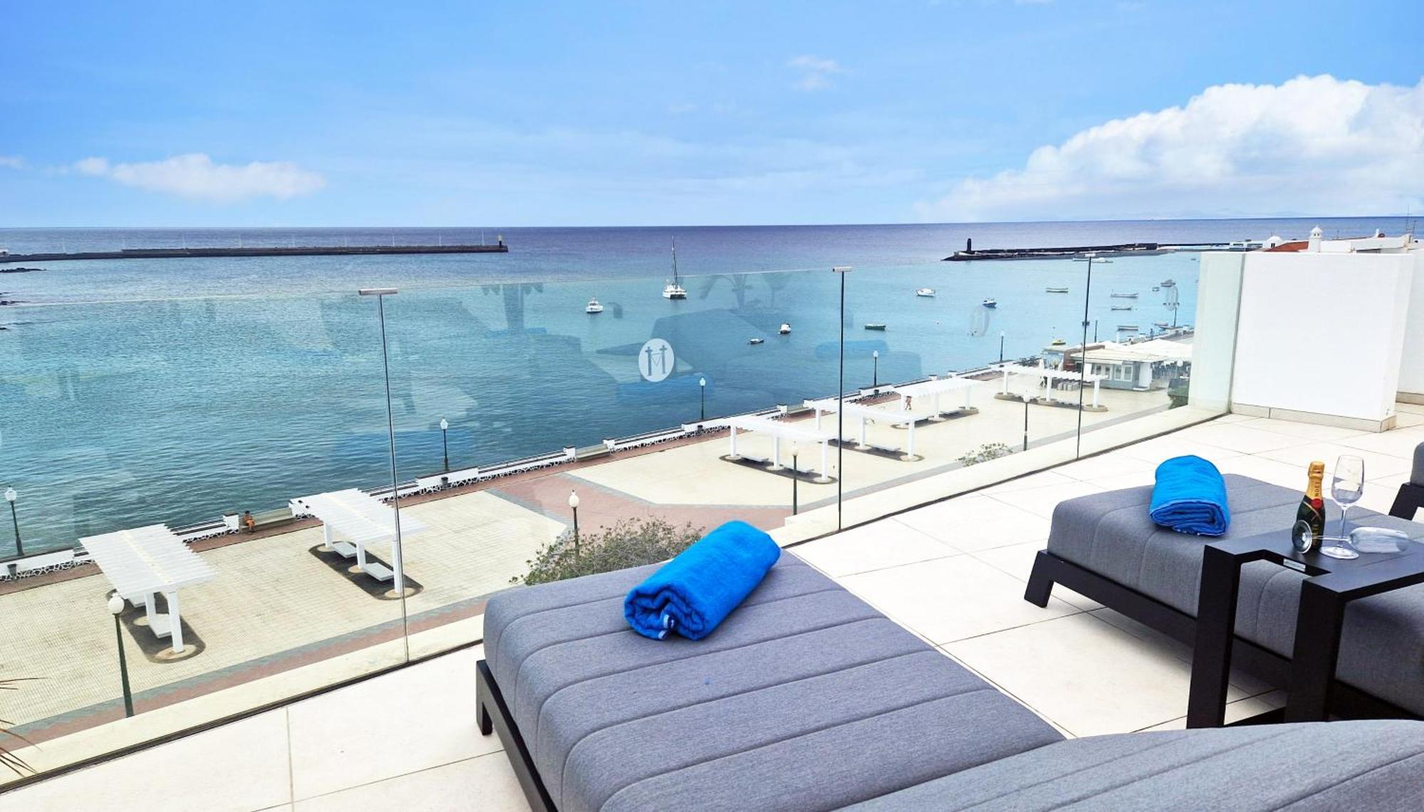 Blue Marina Suites - Boutique Apartments Arrecife  Exteriör bild